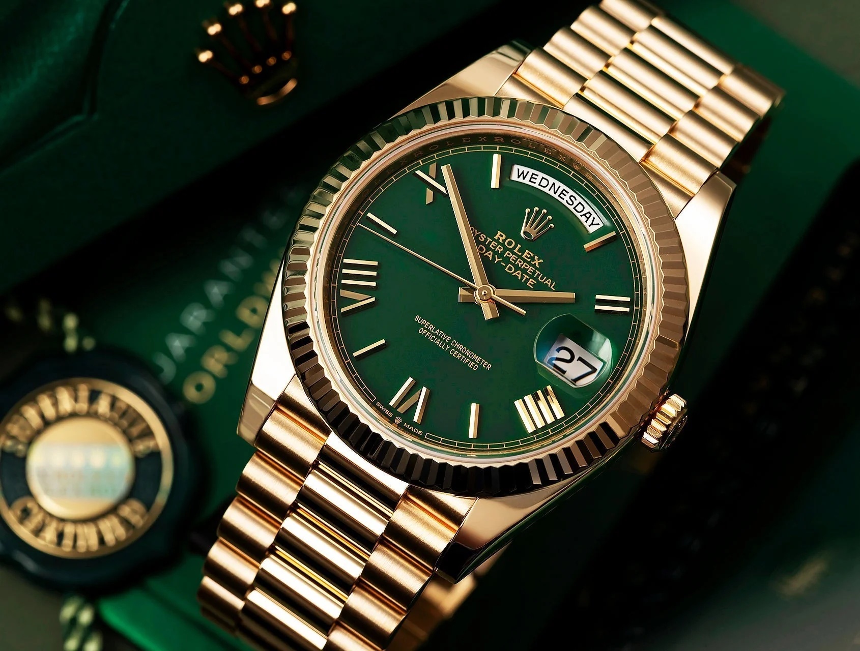 Yellow Gold Green Ombre Roman Numeral Dial
⭐️⭐️⭐️⭐️⭐️(202 Reviews)