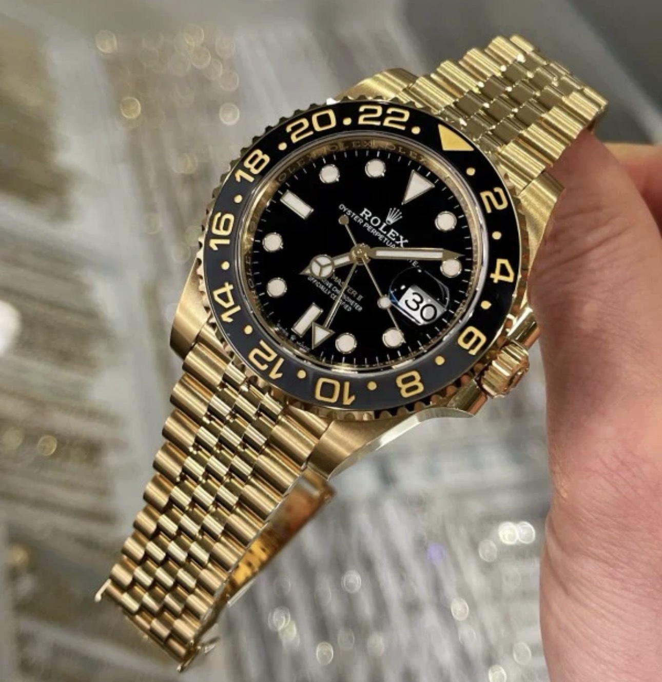 ROLEX GMT MASTER II [BLACK / GOLDEN] 3009025 (247 reviews)