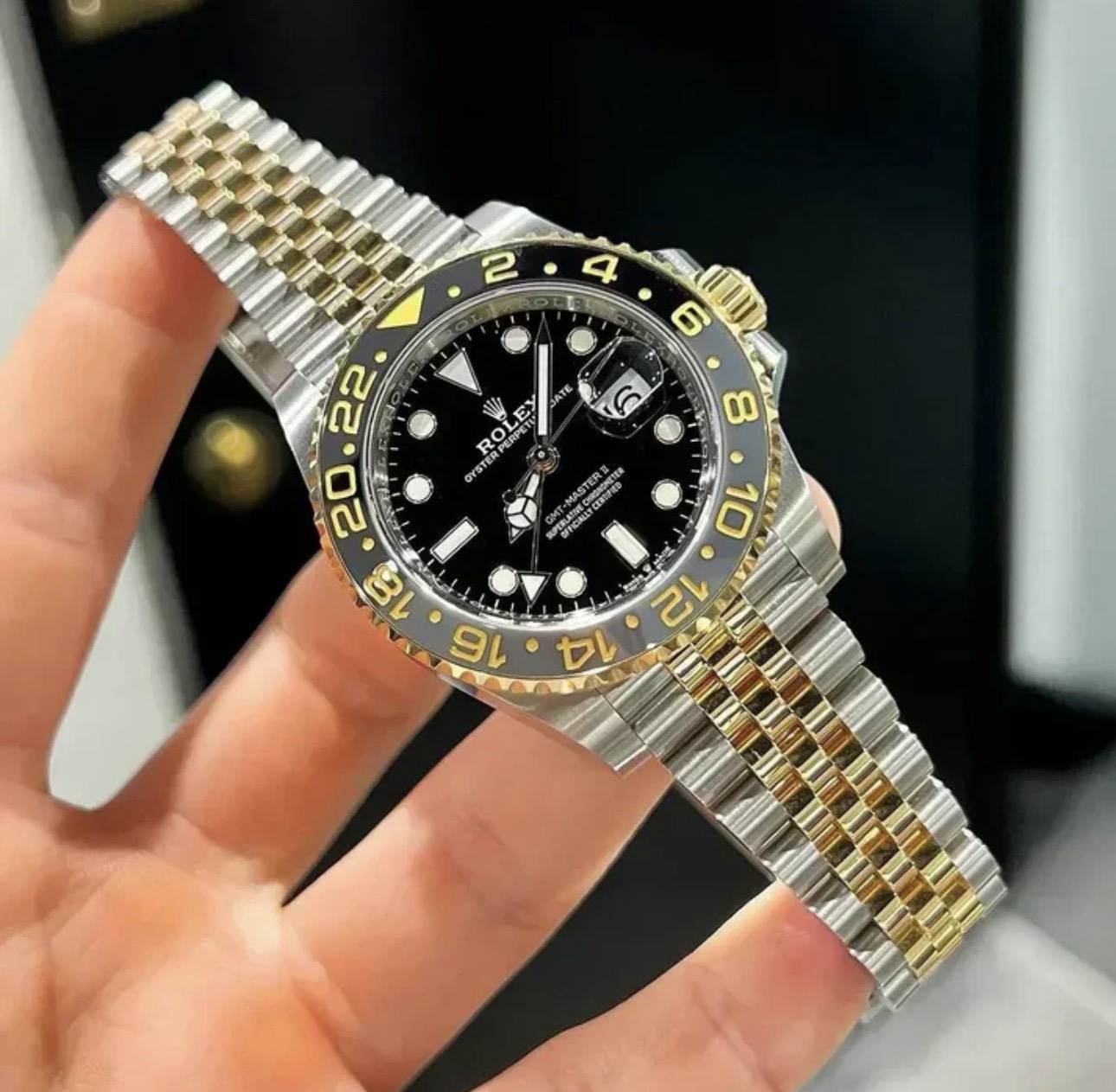 ROLEX GMT MASTER II [BLACK / GOLD / SILVER] 1809025 (260 reviews)